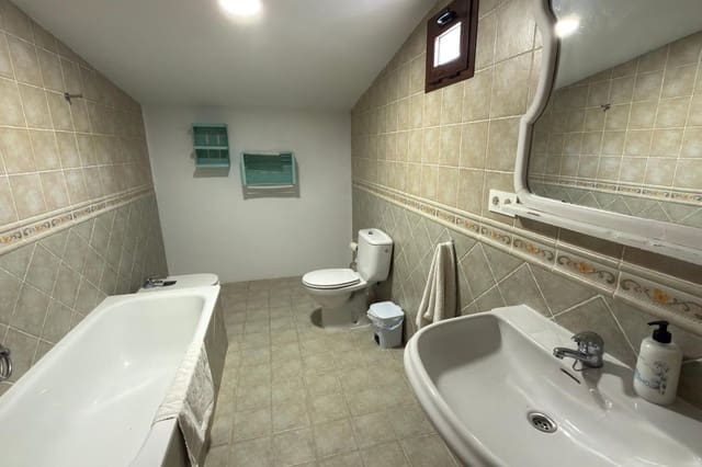 4 soverom Villa til salgs i Alhama de Granada med svømmebasseng garasje - € 285 000 (Ref: 10172787)