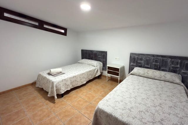 4 soverom Villa til salgs i Alhama de Granada med svømmebasseng garasje - € 285 000 (Ref: 10172787)