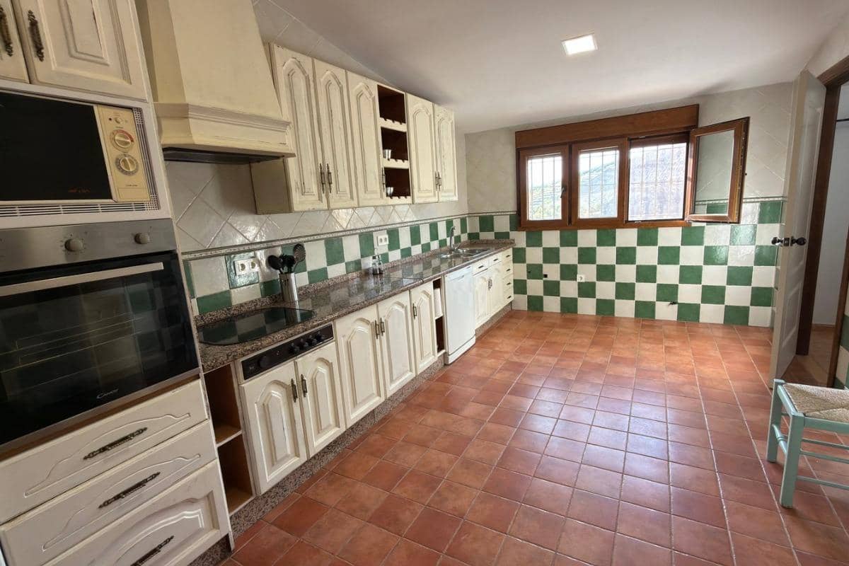 4 soverom Villa til salgs i Alhama de Granada med svømmebasseng garasje - € 285 000 (Ref: 10172787)