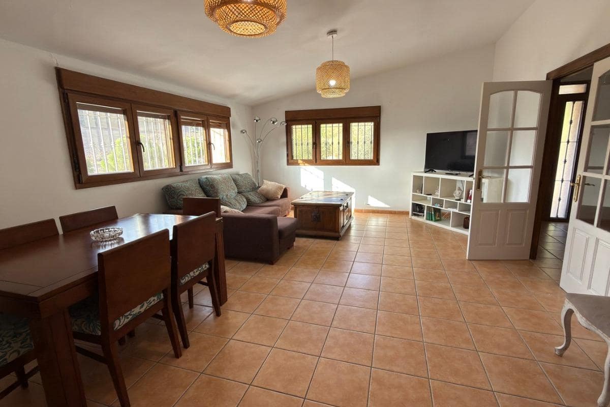 4 soverom Villa til salgs i Alhama de Granada med svømmebasseng garasje - € 285 000 (Ref: 10172787)