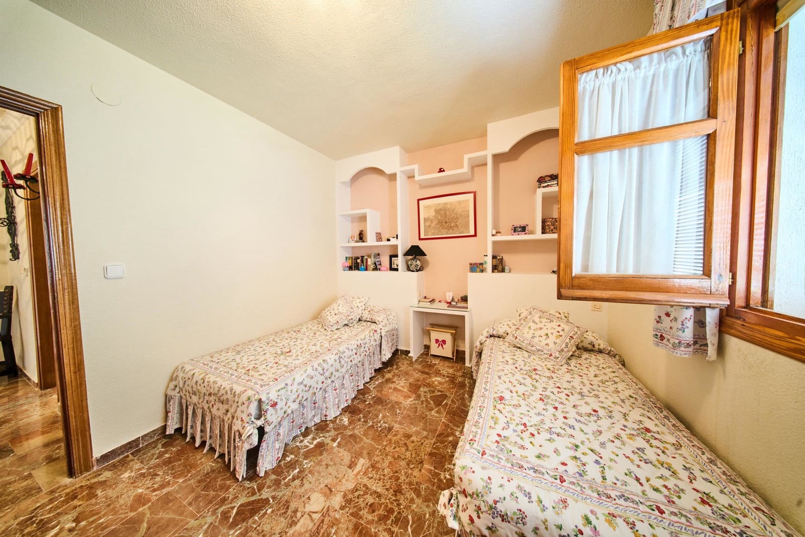 4 camera da letto Villa in vendita in Otura con piscina garage - 342.000 € (Rif: 10174293)