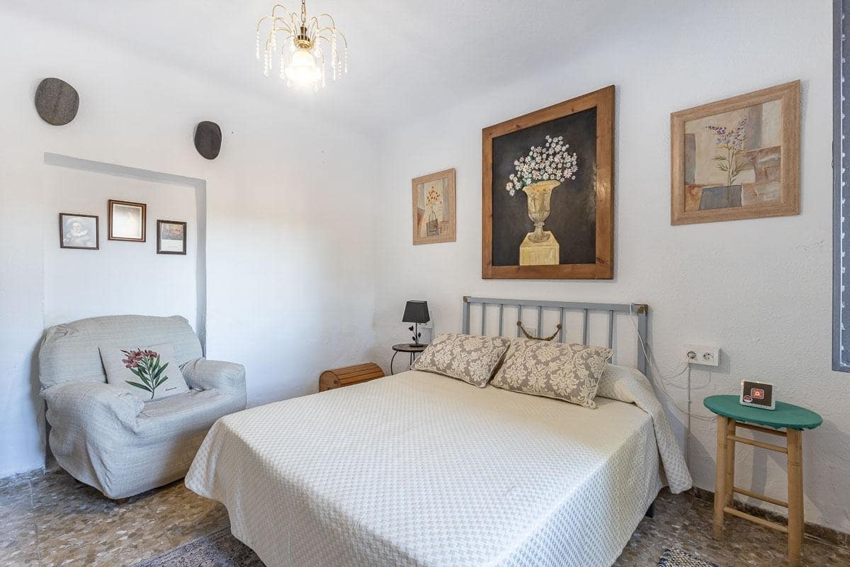 Chalet de 6 habitaciones en Arenas del Rey en venta con garaje - 179.000 € (Ref: 10177256)