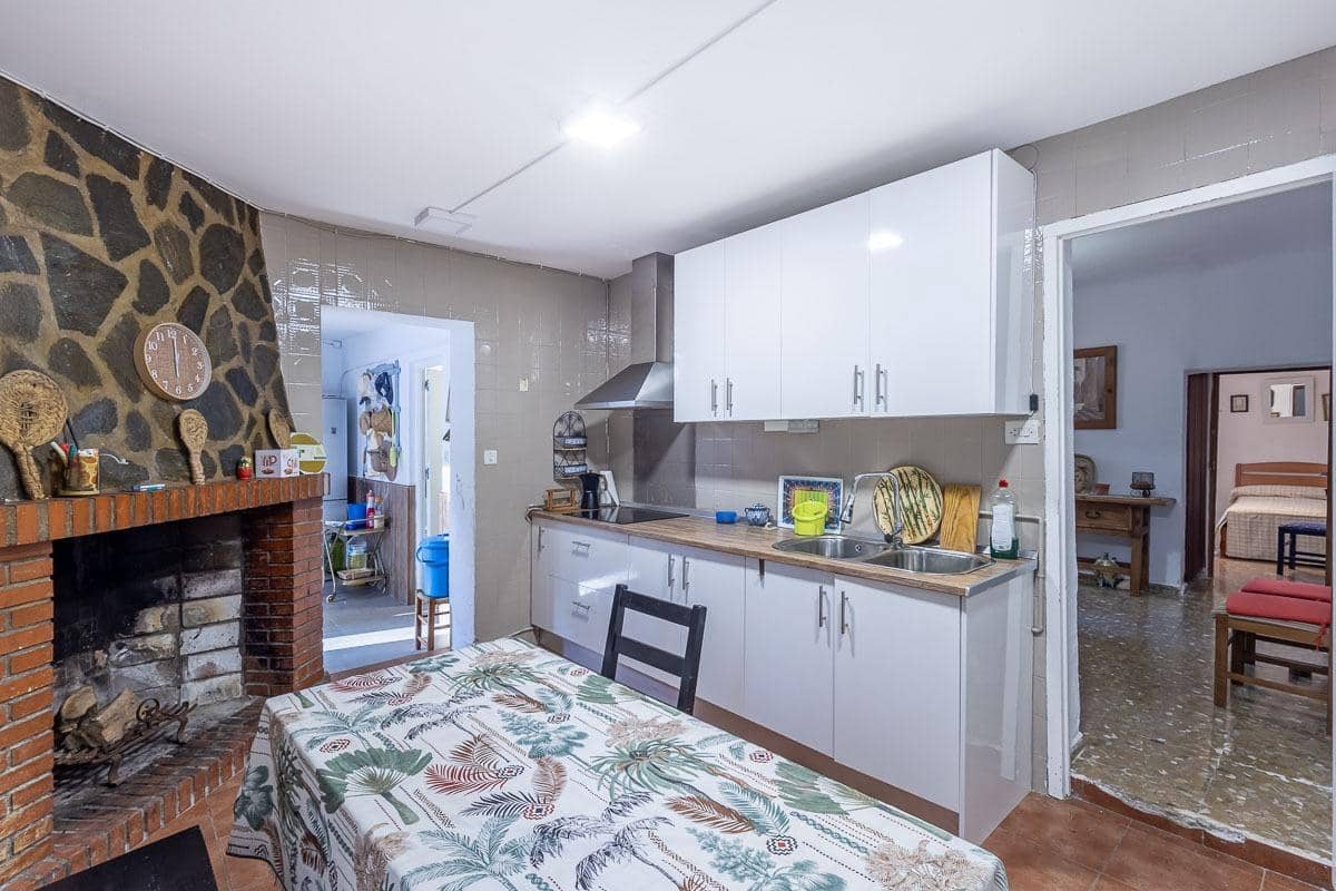 Chalet de 6 habitaciones en Arenas del Rey en venta con garaje - 179.000 € (Ref: 10177256)