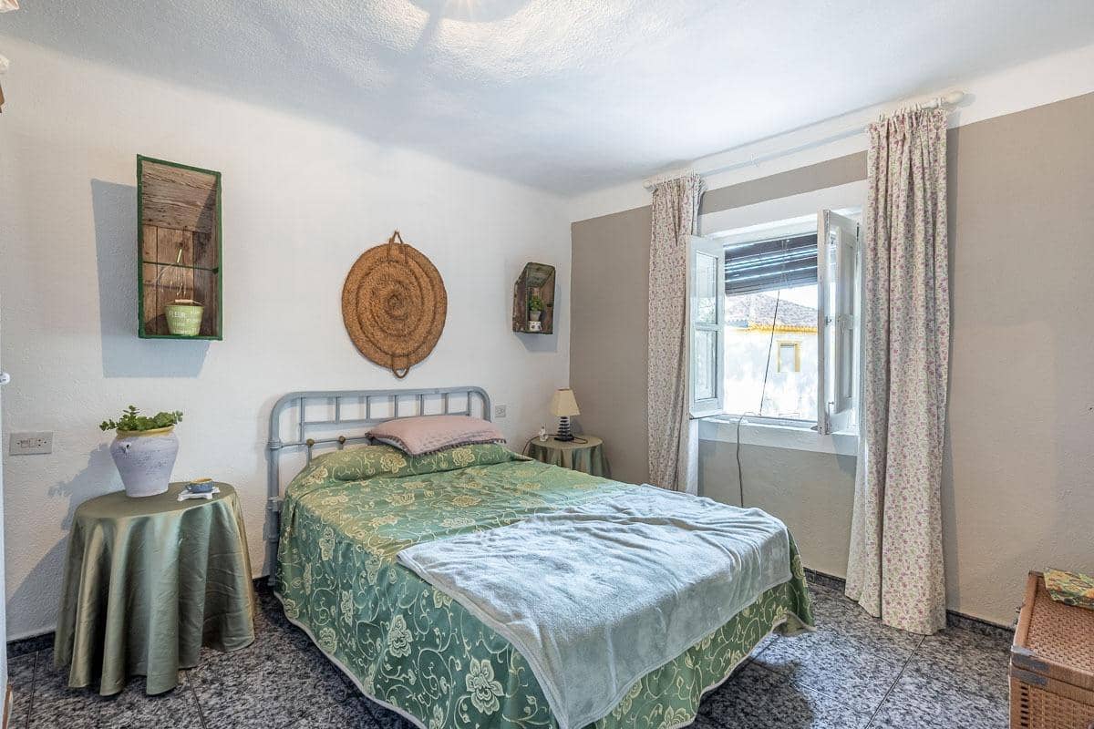 Chalet de 6 habitaciones en Arenas del Rey en venta con garaje - 179.000 € (Ref: 10177256)