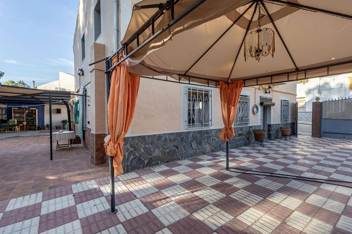 Chalet de 6 habitaciones en Arenas del Rey en venta con garaje - 179.000 € (Ref: 10177256)