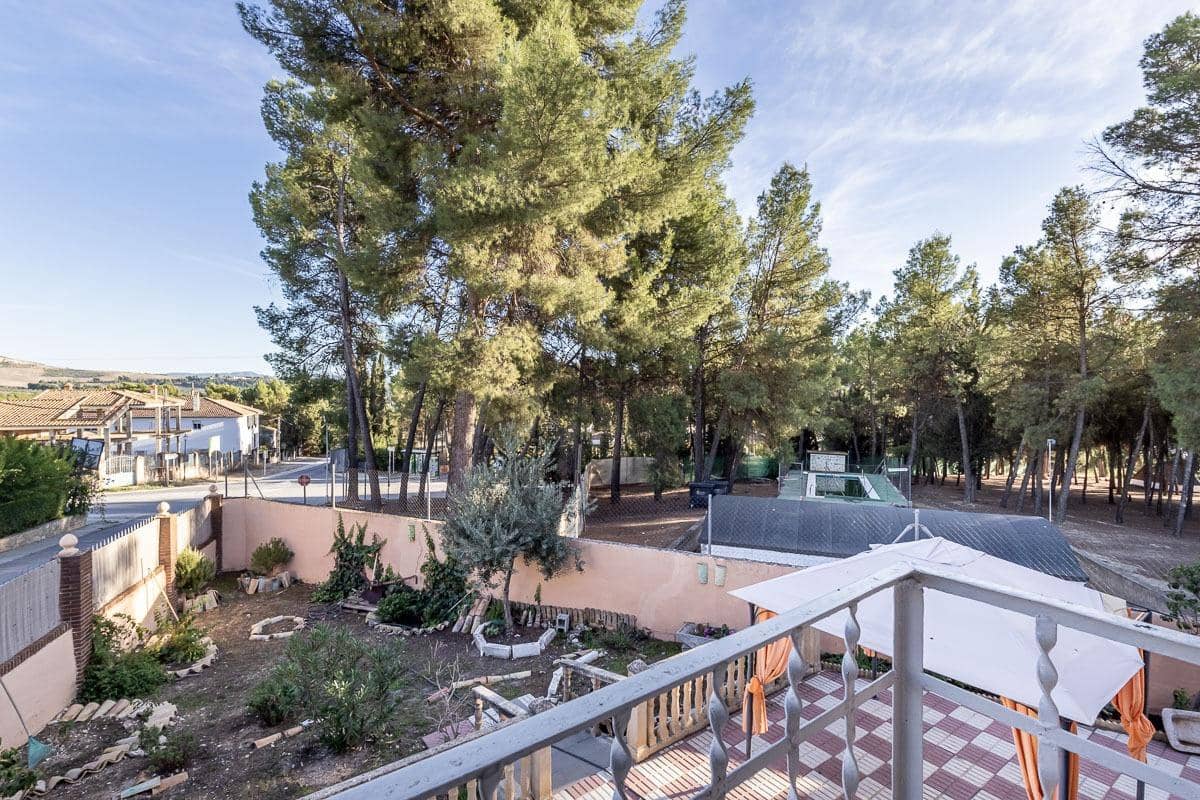Chalet de 6 habitaciones en Arenas del Rey en venta con garaje - 179.000 € (Ref: 10177256)