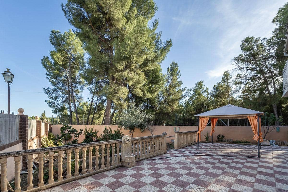 Chalet de 6 habitaciones en Arenas del Rey en venta con garaje - 179.000 € (Ref: 10177256)