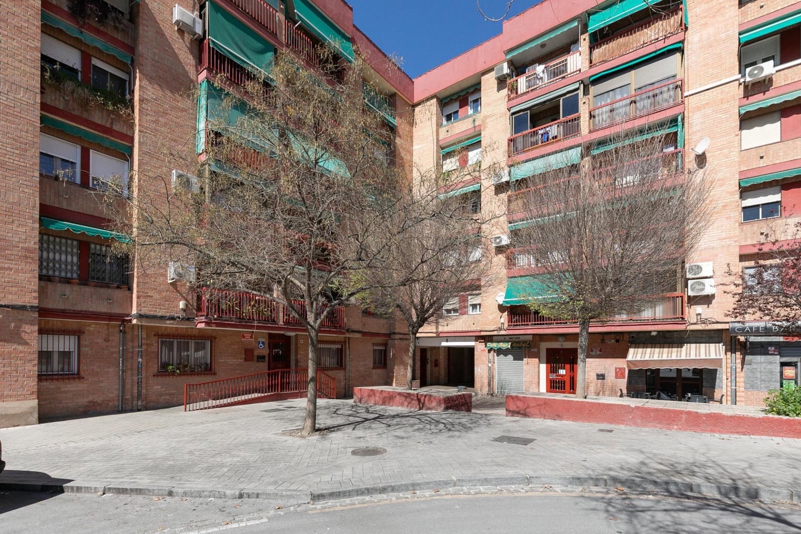 Apartamento de 3 habitaciones en Granada ciudad en venta - 220.000 € (Ref: 10187545)