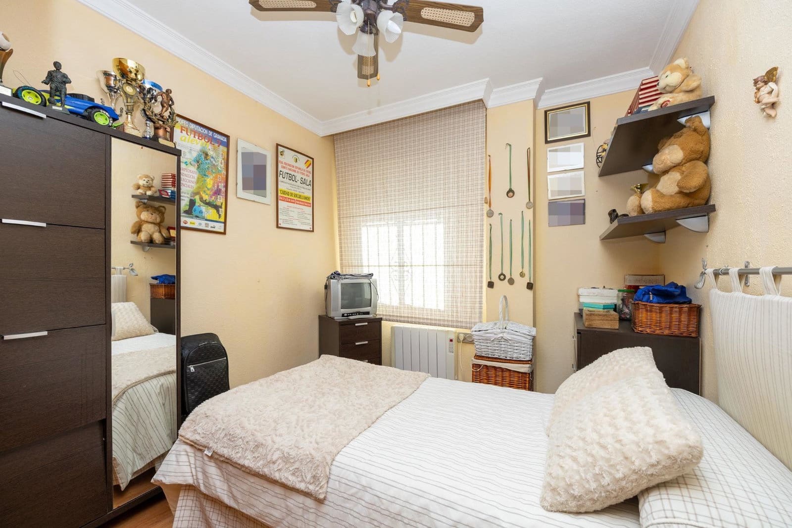 Adosado de 4 habitaciones en Peligros en venta con piscina garaje - 420.000 € (Ref: 10187546)