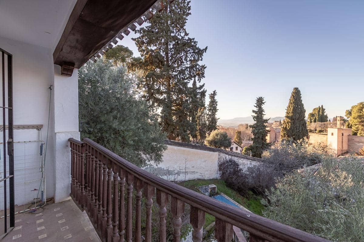 Chalet de 3 habitaciones en Granada ciudad en venta - 700.000 € (Ref: 8184676)