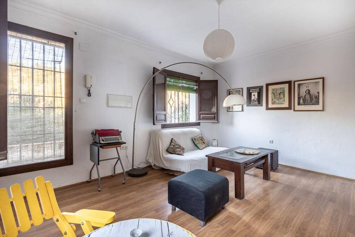 Chalet de 3 habitaciones en Granada ciudad en venta - 700.000 € (Ref: 8184676)