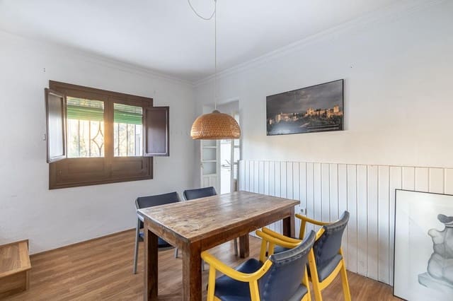 Chalet de 3 habitaciones en Granada ciudad en venta - 700.000 € (Ref: 8184676)