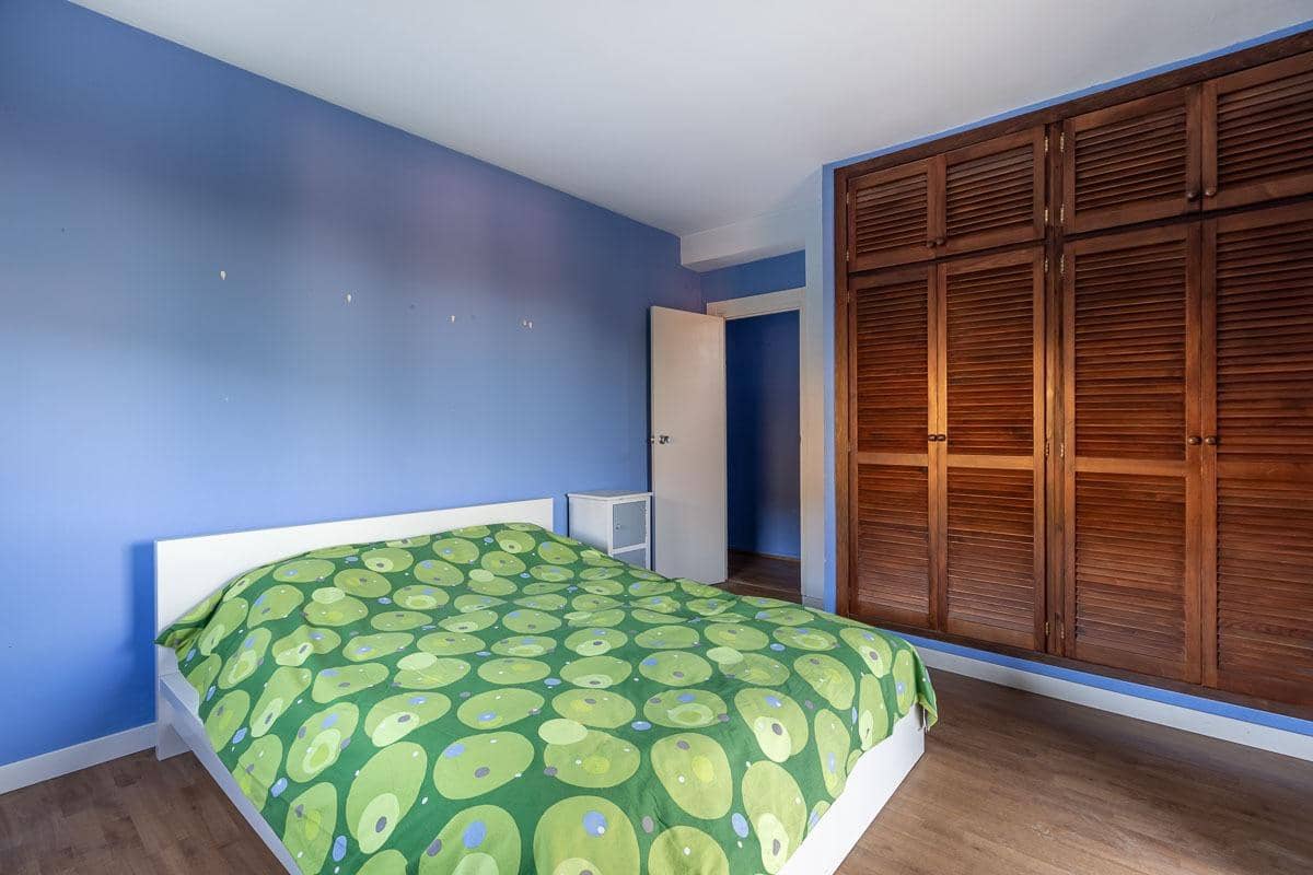 Chalet de 3 habitaciones en Granada ciudad en venta - 700.000 € (Ref: 8184676)