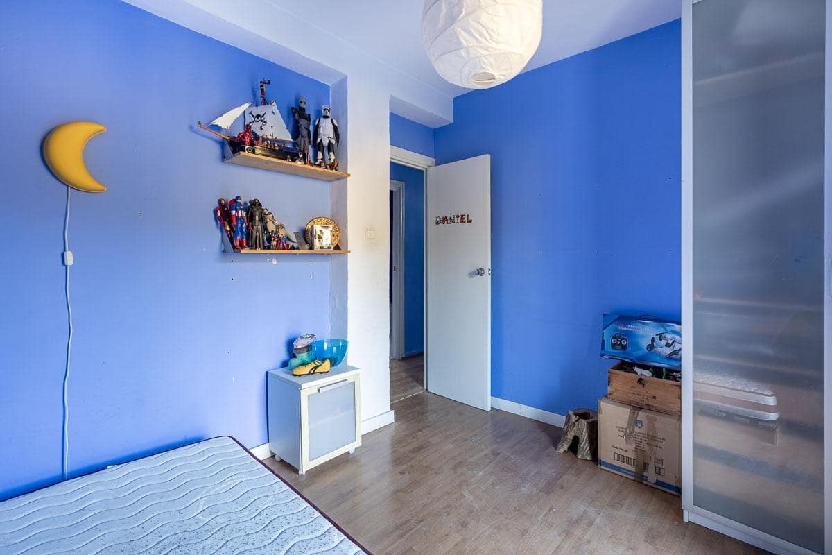 Chalet de 3 habitaciones en Granada ciudad en venta - 700.000 € (Ref: 8184676)