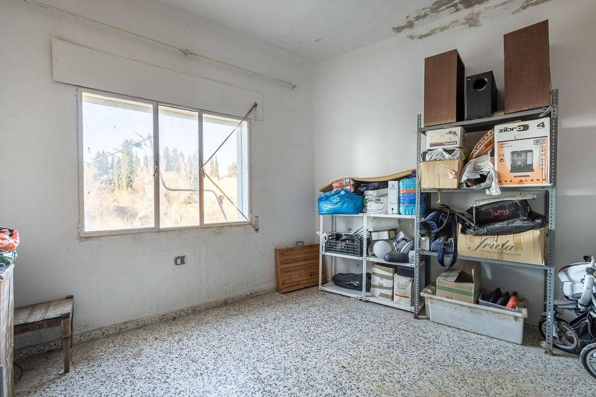 Chalet de 3 habitaciones en Granada ciudad en venta - 700.000 € (Ref: 8184676)