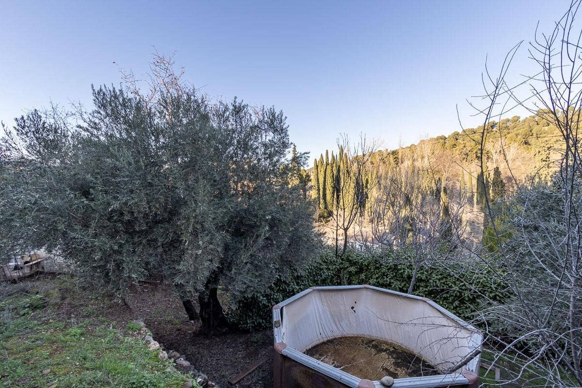 Chalet de 3 habitaciones en Granada ciudad en venta - 700.000 € (Ref: 8184676)