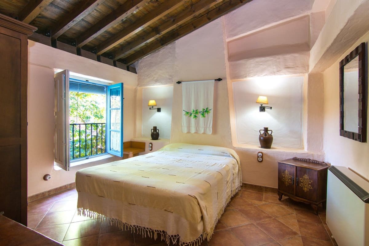 5 Zimmer Villa zu verkaufen in Huetor Tajar mit Pool - 450.000 € (Ref: 8184679)