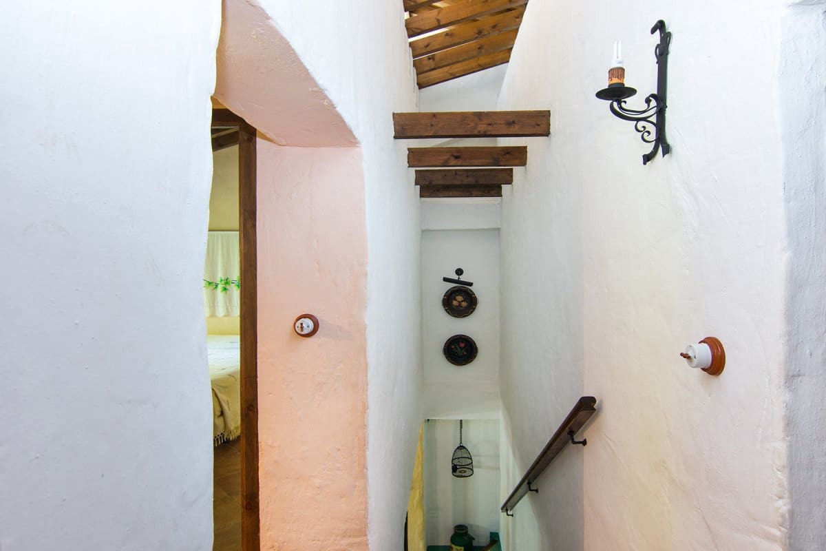 5 Zimmer Villa zu verkaufen in Huetor Tajar mit Pool - 450.000 € (Ref: 8184679)