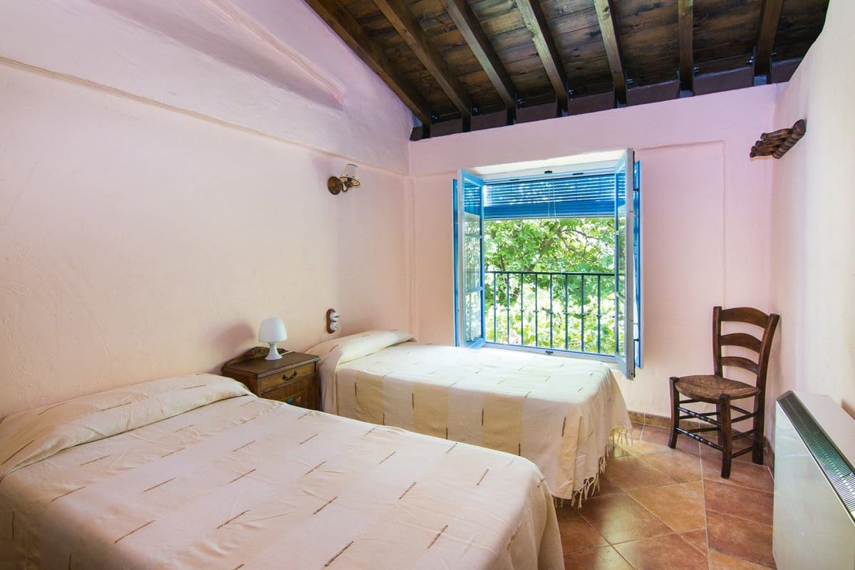 5 Zimmer Villa zu verkaufen in Huetor Tajar mit Pool - 450.000 € (Ref: 8184679)