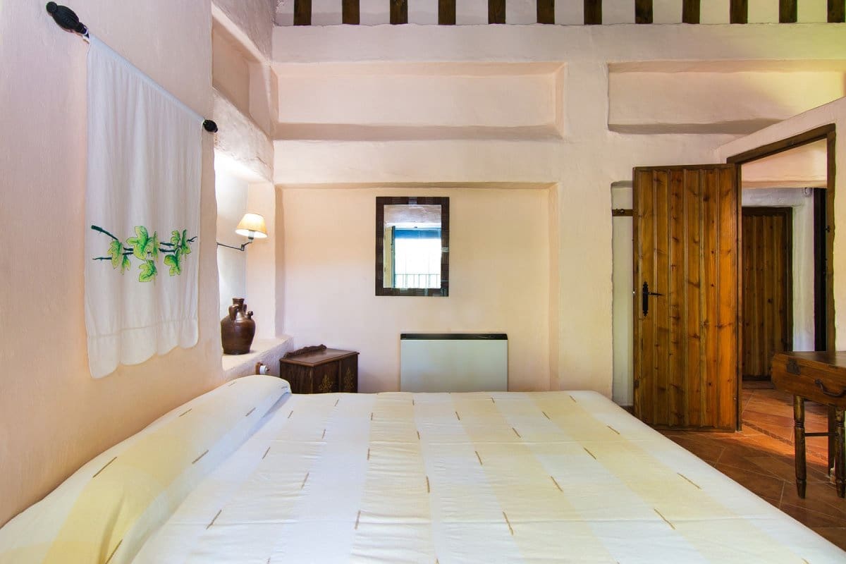 5 Zimmer Villa zu verkaufen in Huetor Tajar mit Pool - 450.000 € (Ref: 8184679)