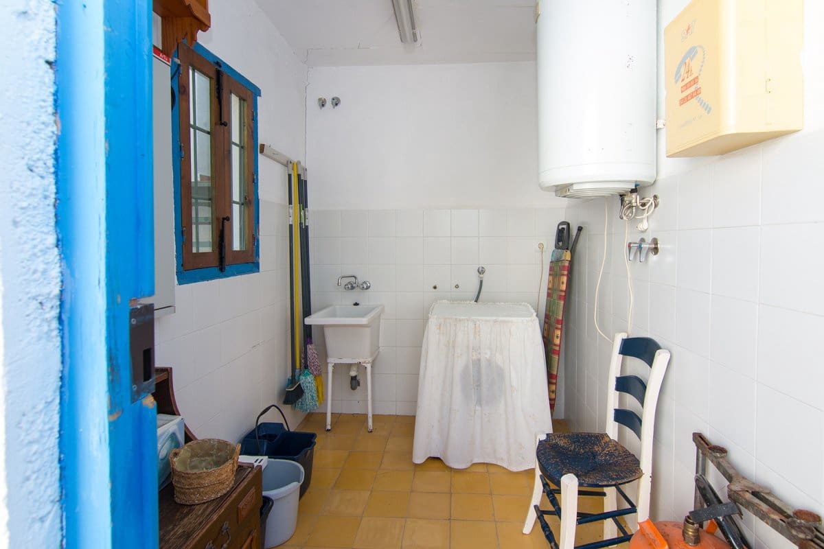 5 Zimmer Villa zu verkaufen in Huetor Tajar mit Pool - 450.000 € (Ref: 8184679)