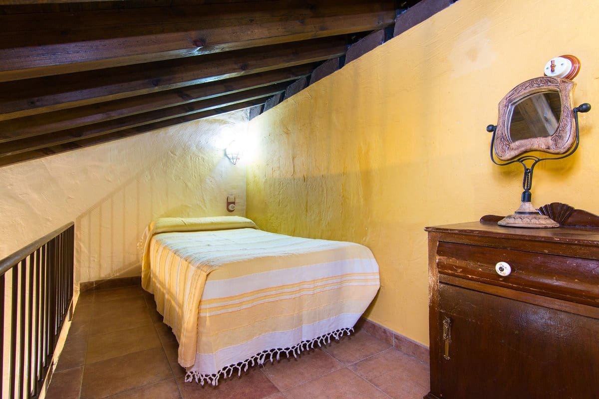 5 Zimmer Villa zu verkaufen in Huetor Tajar mit Pool - 450.000 € (Ref: 8184679)