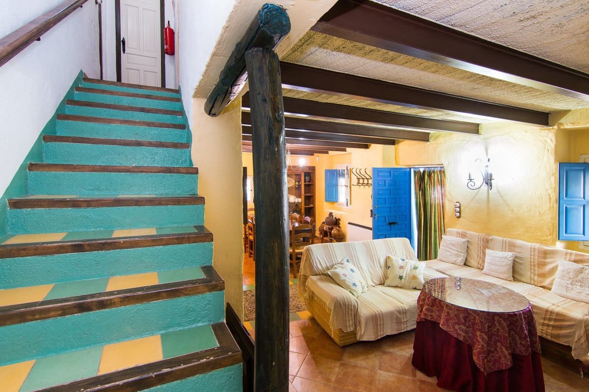 5 Zimmer Villa zu verkaufen in Huetor Tajar mit Pool - 450.000 € (Ref: 8184679)