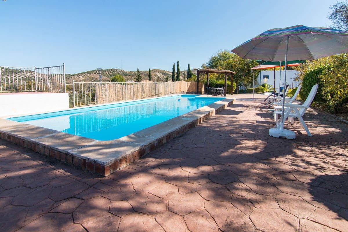 5 Zimmer Villa zu verkaufen in Huetor Tajar mit Pool - 450.000 € (Ref: 8184679)