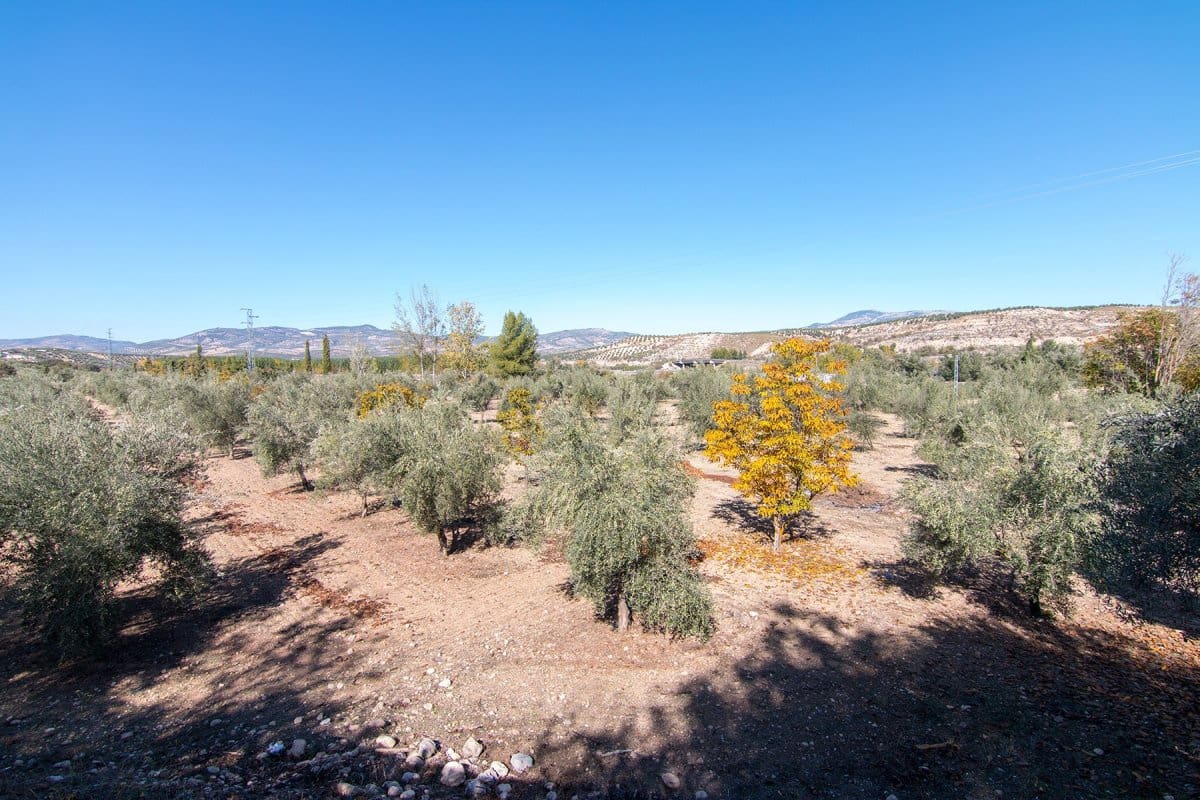 5 Zimmer Villa zu verkaufen in Huetor Tajar mit Pool - 450.000 € (Ref: 8184679)