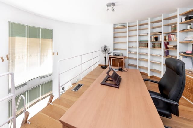 4 soveværelse Villa til salg i Albolote med garage - € 420.000 (Ref: 8184741)