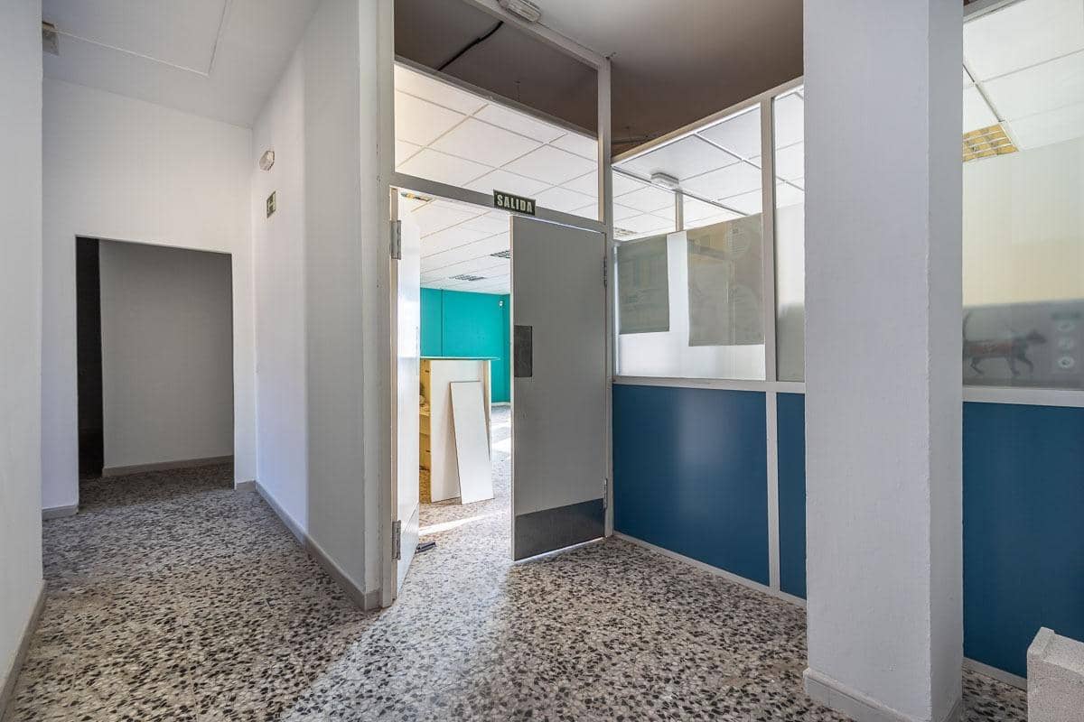 Erhverv til salg i Loja - € 125.000 (Ref: 8184800)