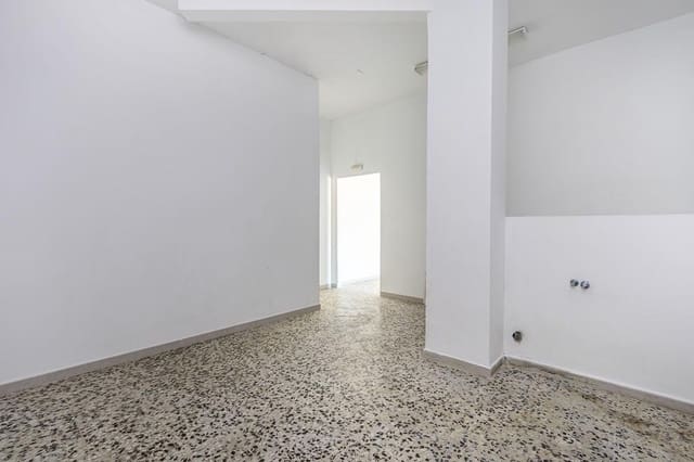 Commercial for sale in Loja - € 125,000 (Ref: 8184800)