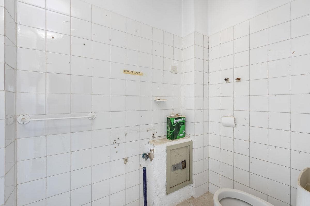 Erhverv til salg i Loja - € 125.000 (Ref: 8184800)