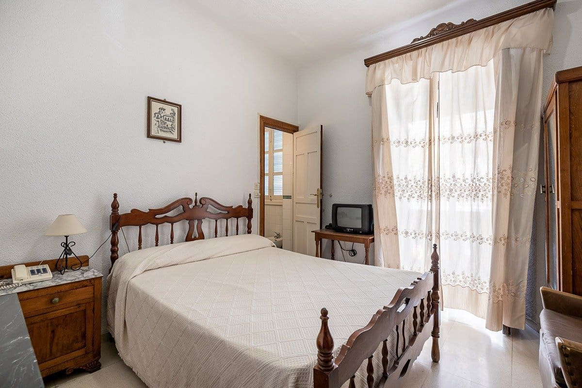 19 soverom Kommersiell til salgs i Lanjaron - € 380 000 (Ref: 8234033)