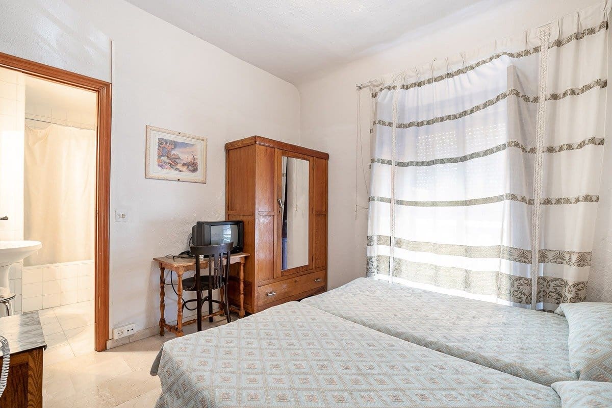 19 soverom Kommersiell til salgs i Lanjaron - € 380 000 (Ref: 8234033)