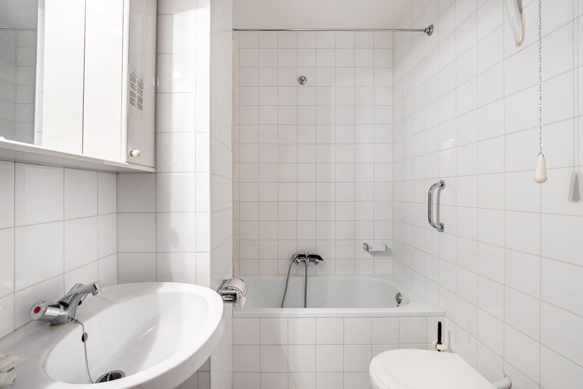 19 soverom Kommersiell til salgs i Lanjaron - € 380 000 (Ref: 8234033)