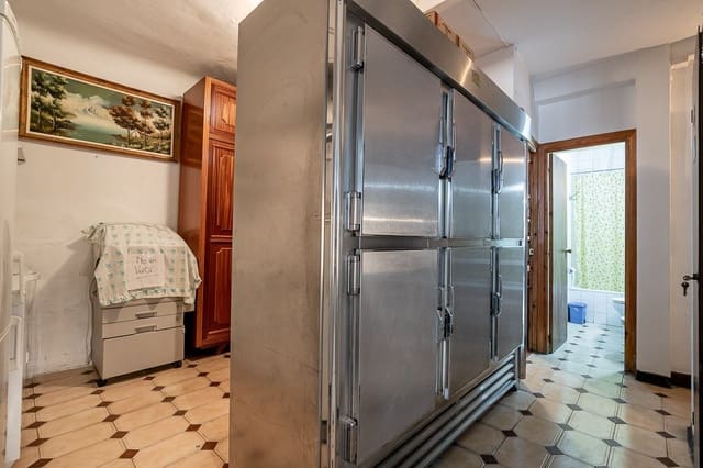 19 bedroom Commercial for sale in Lanjarón - € 380,000 (Ref: 8234033)