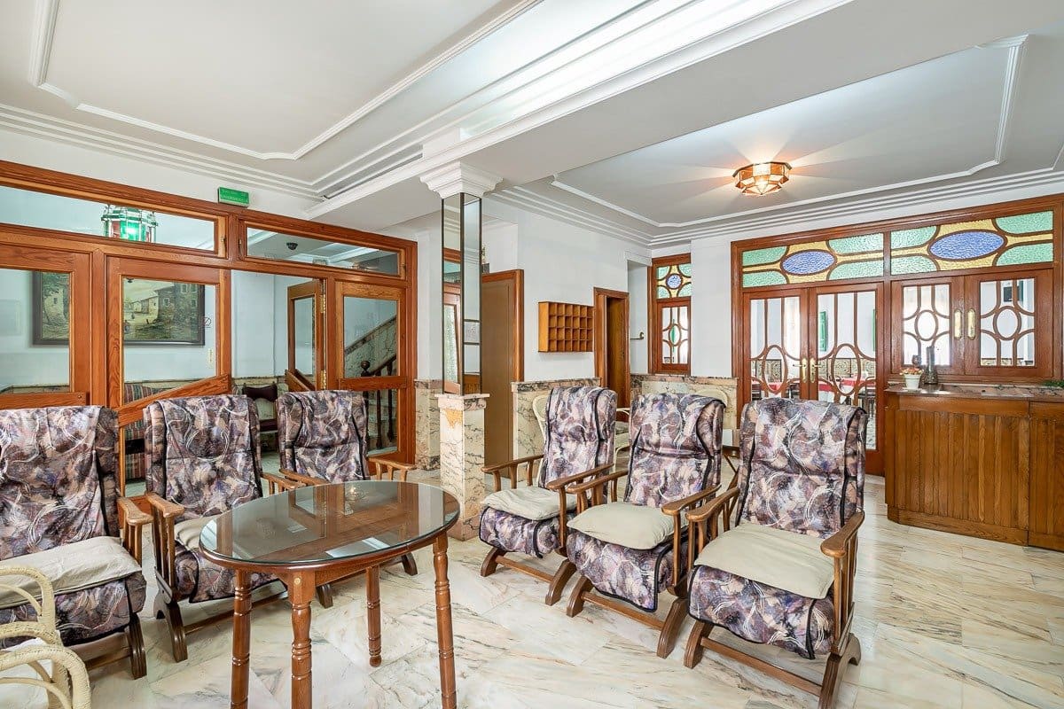 19 soverom Kommersiell til salgs i Lanjaron - € 380 000 (Ref: 8234033)