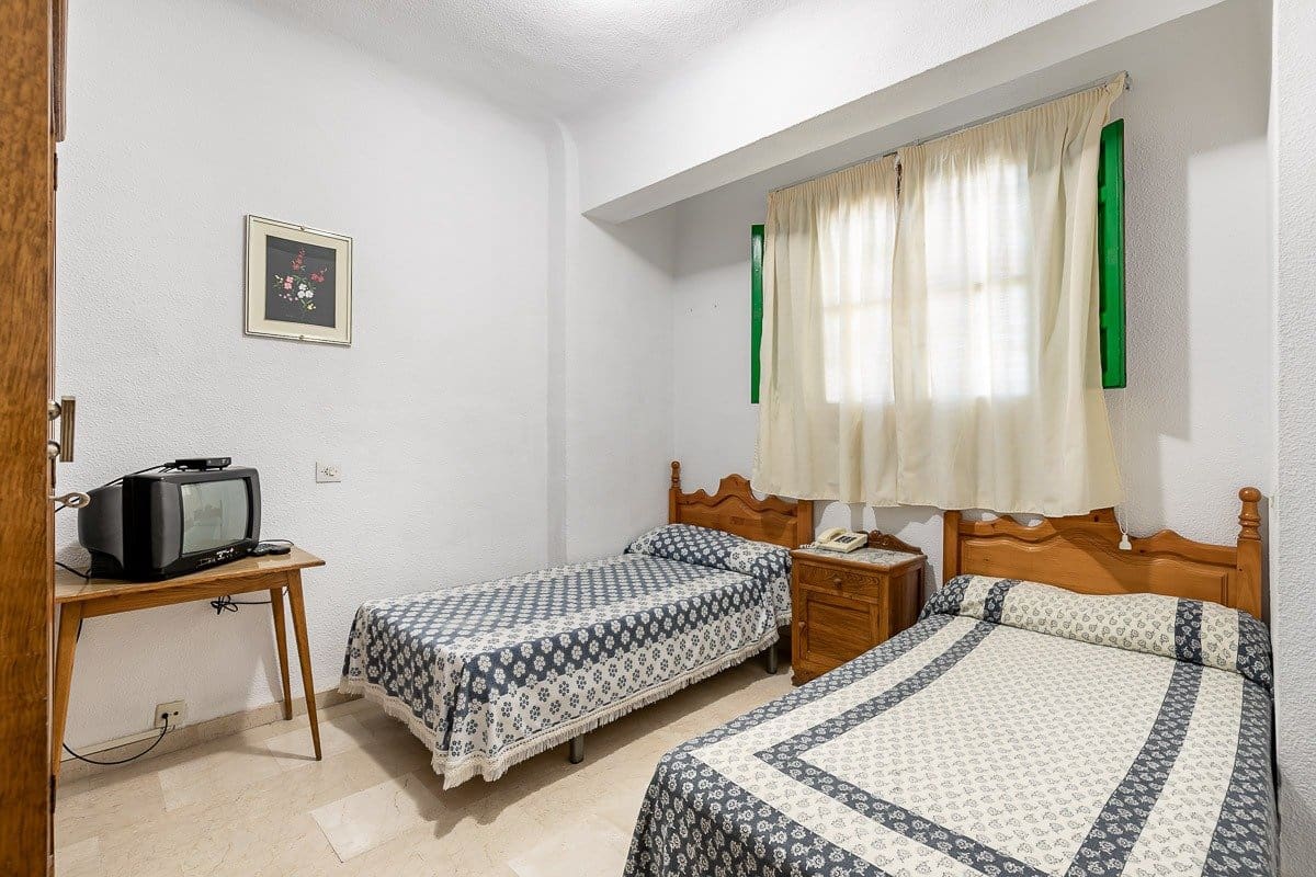 19 soverom Kommersiell til salgs i Lanjaron - € 380 000 (Ref: 8234033)