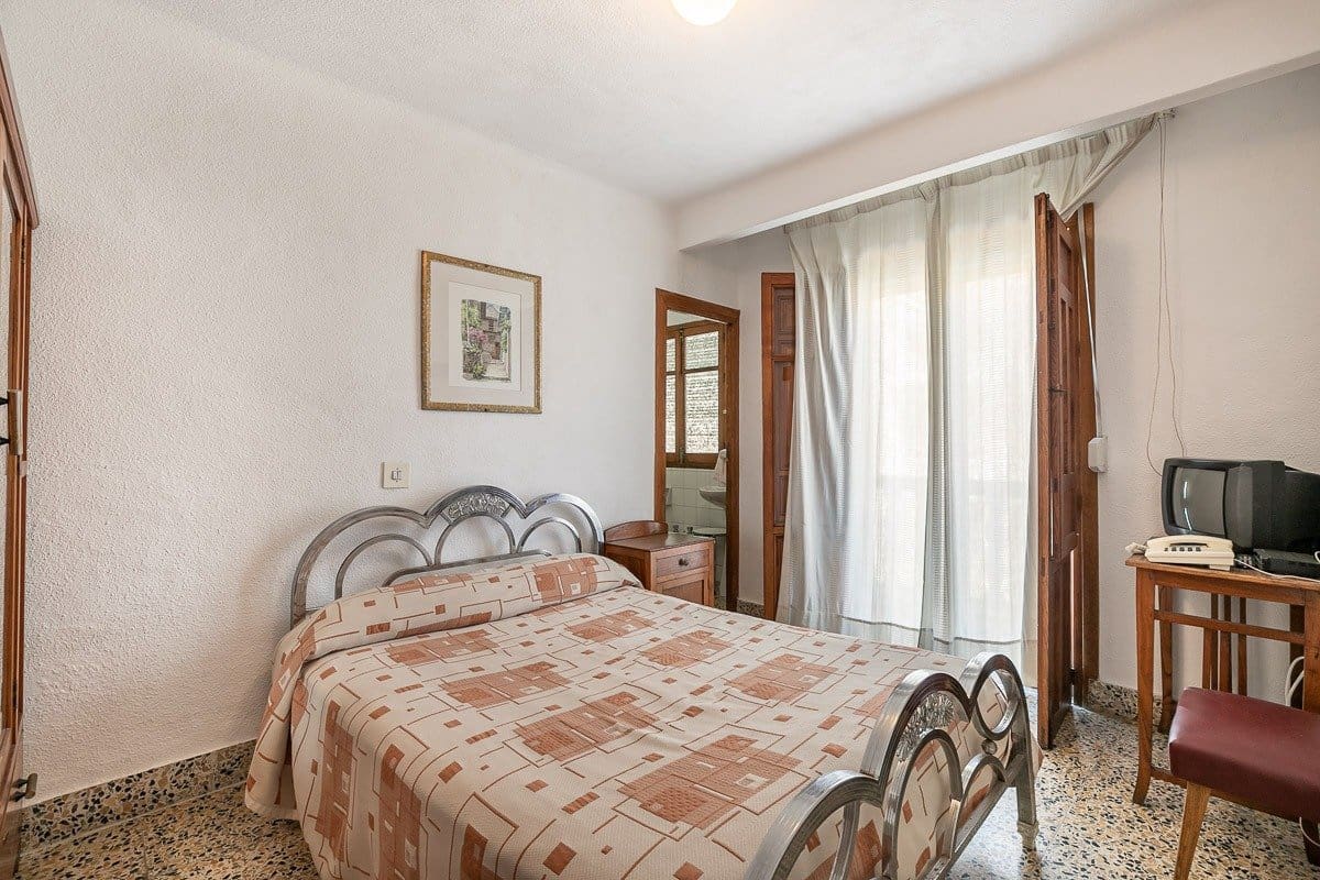 19 soverom Kommersiell til salgs i Lanjaron - € 380 000 (Ref: 8234033)