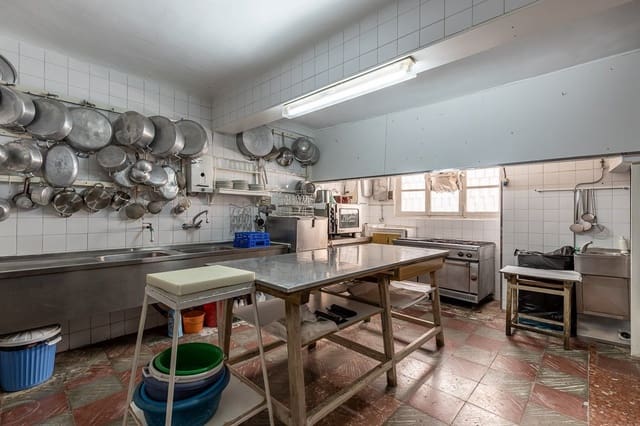 19 bedroom Commercial for sale in Lanjarón - € 380,000 (Ref: 8234033)