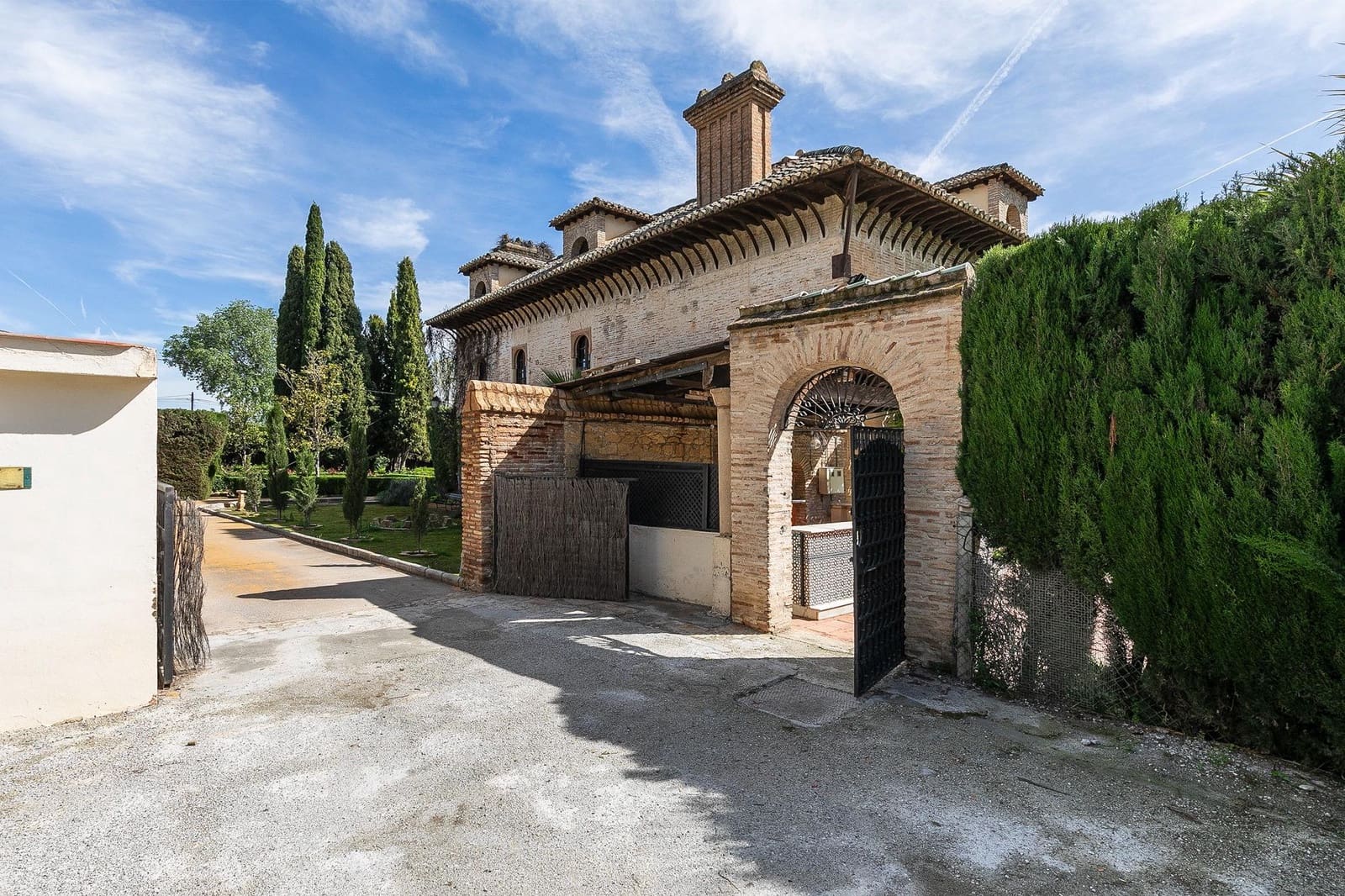 20 soveværelse Finca/Landehus til salg i Fuente Vaqueros med swimmingpool garage - € 3.450.000 (Ref: 8245044)