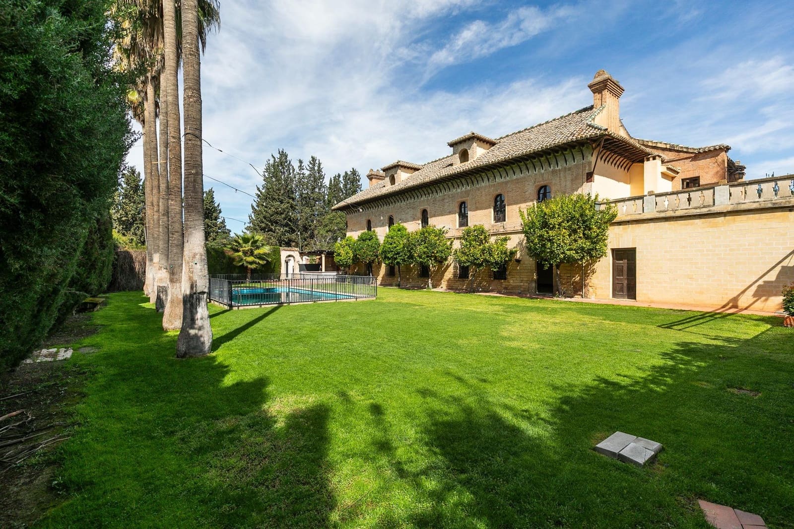 20 soveværelse Finca/Landehus til salg i Fuente Vaqueros med swimmingpool garage - € 3.450.000 (Ref: 8245044)