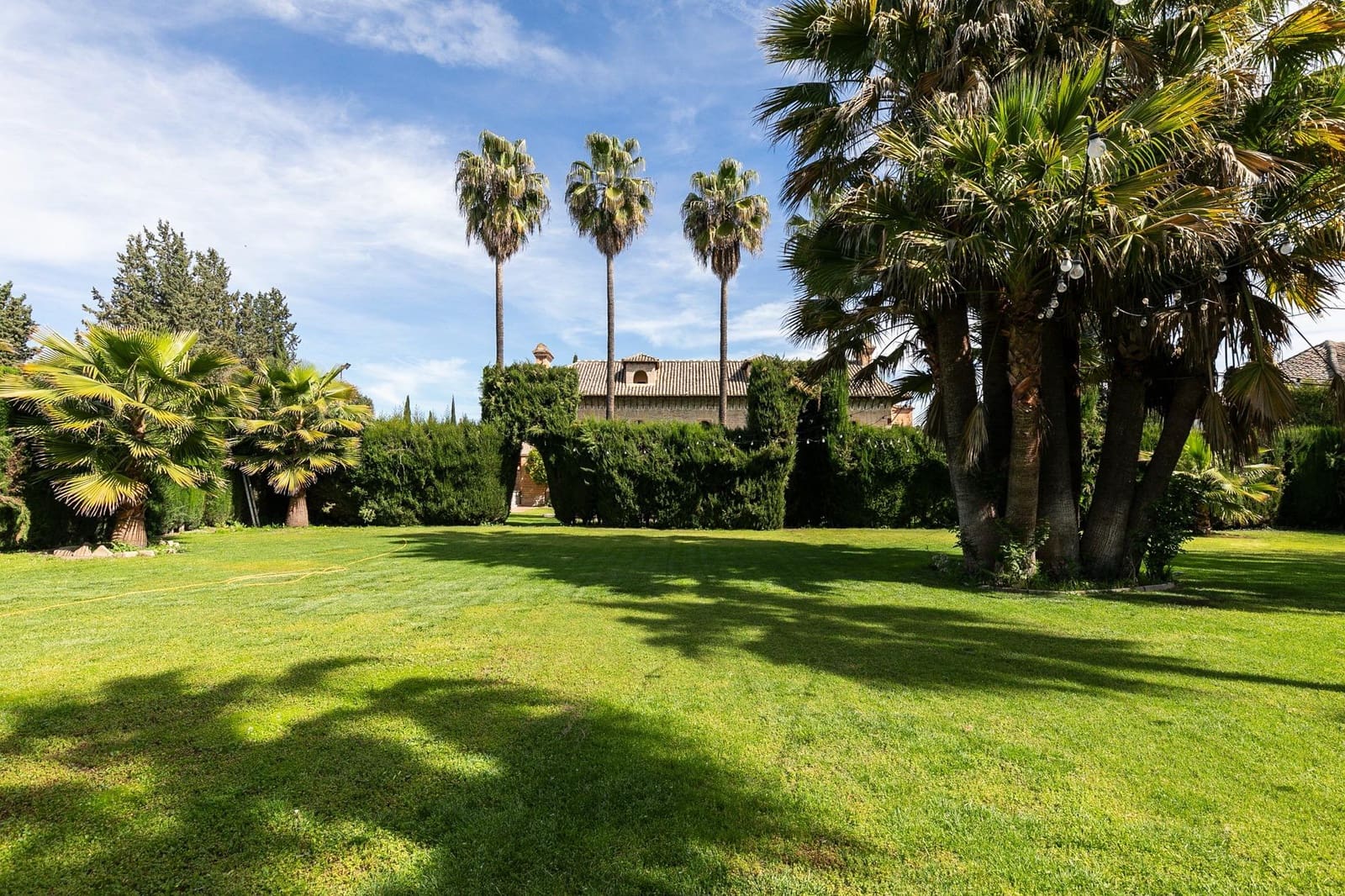 20 soveværelse Finca/Landehus til salg i Fuente Vaqueros med swimmingpool garage - € 3.450.000 (Ref: 8245044)