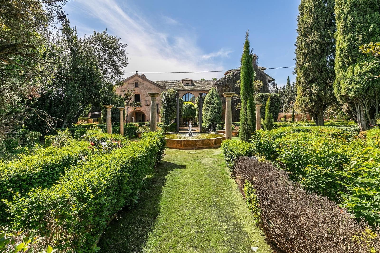 20 soveværelse Finca/Landehus til salg i Fuente Vaqueros med swimmingpool garage - € 3.450.000 (Ref: 8245044)