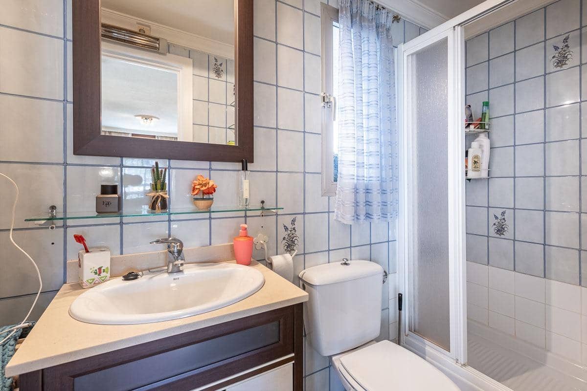 4 quarto Moradia para venda em Pinos Genil com piscina garagem - 339 000 € (Ref: 8318147)