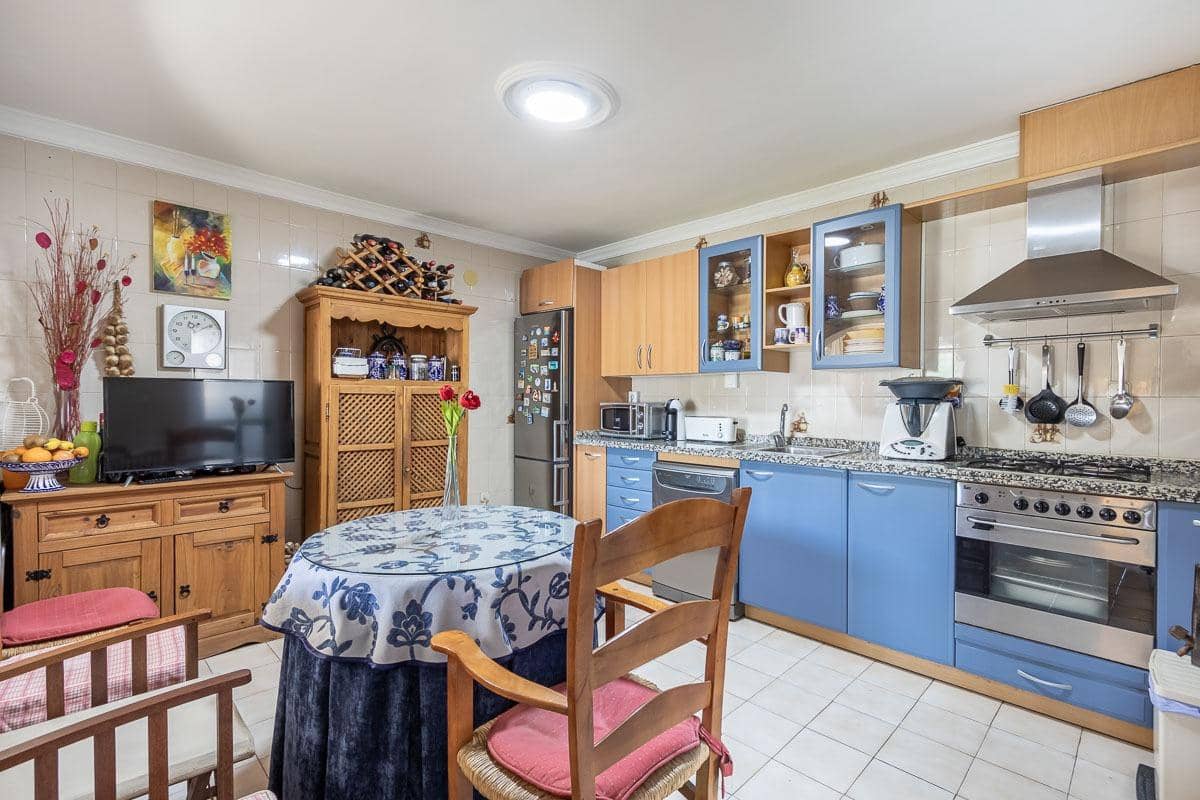 4 quarto Moradia para venda em Pinos Genil com piscina garagem - 339 000 € (Ref: 8318147)