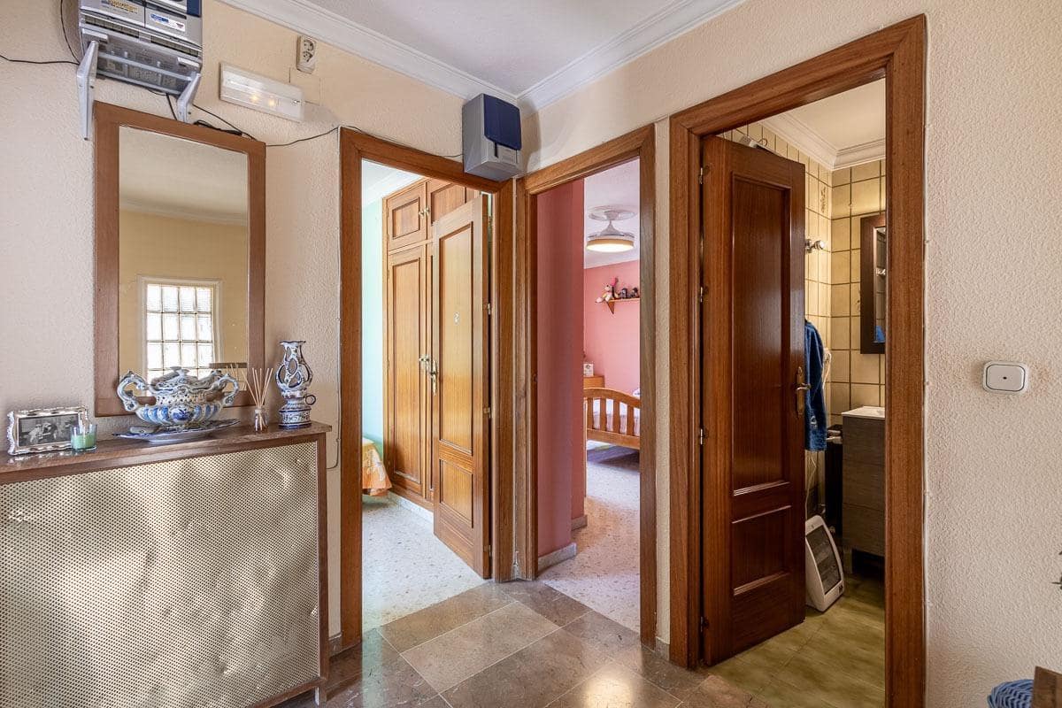 4 quarto Moradia para venda em Pinos Genil com piscina garagem - 339 000 € (Ref: 8318147)