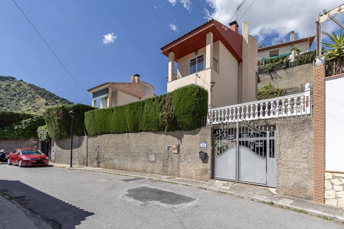 4 quarto Moradia para venda em Pinos Genil com piscina garagem - 339 000 € (Ref: 8318147)