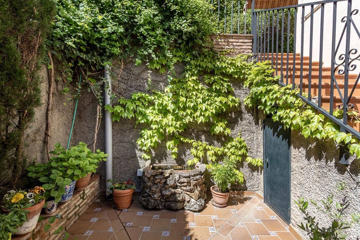 4 quarto Moradia para venda em Pinos Genil com piscina garagem - 339 000 € (Ref: 8318147)